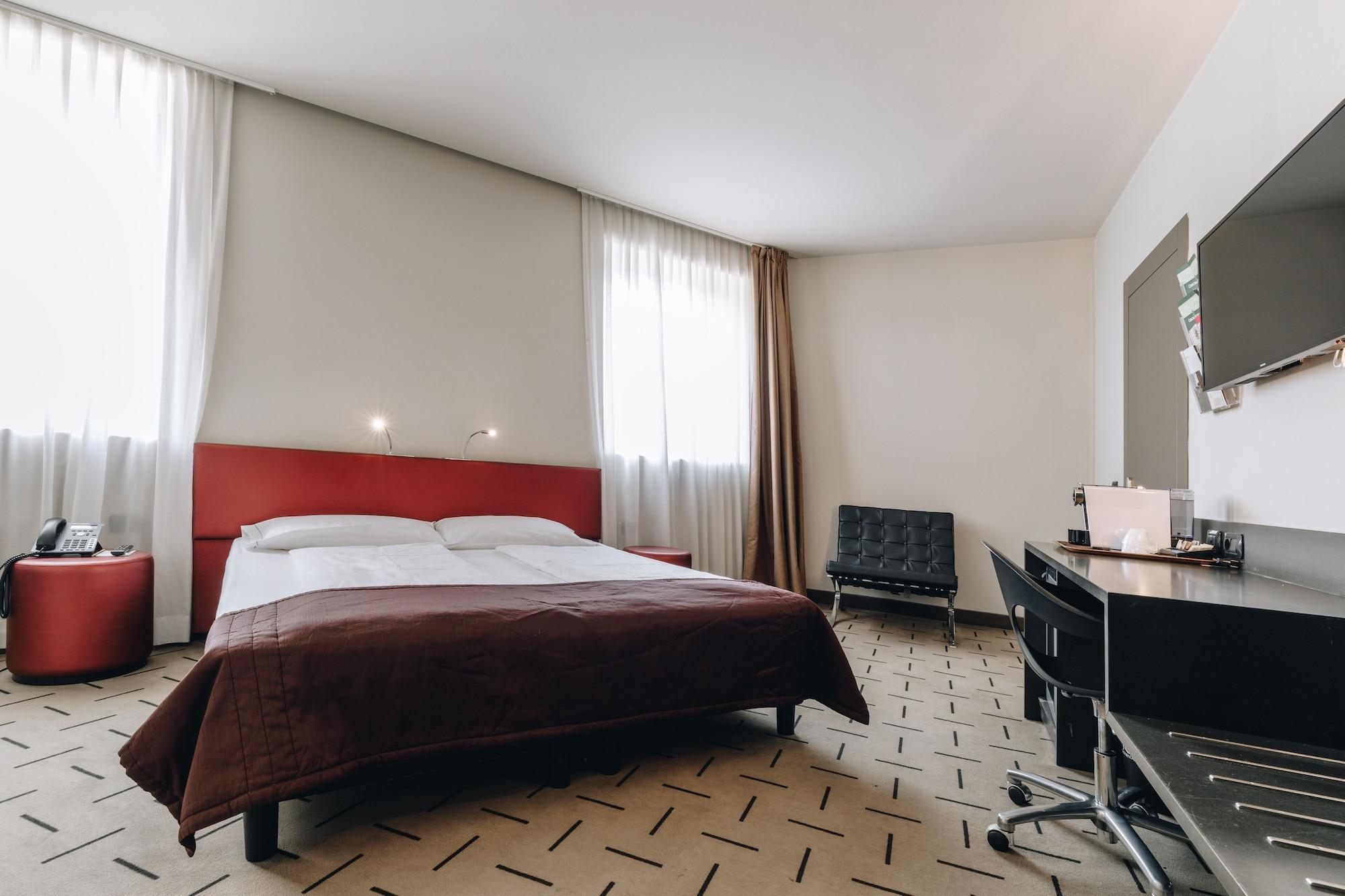 Hotel Continental Cremona Exteriör bild