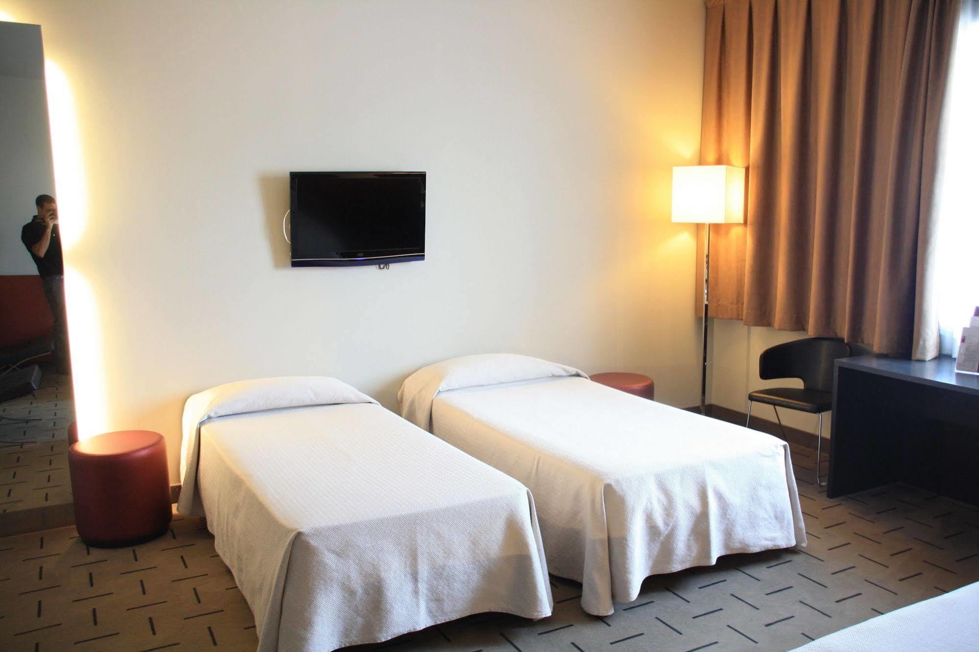 Hotel Continental Cremona Exteriör bild
